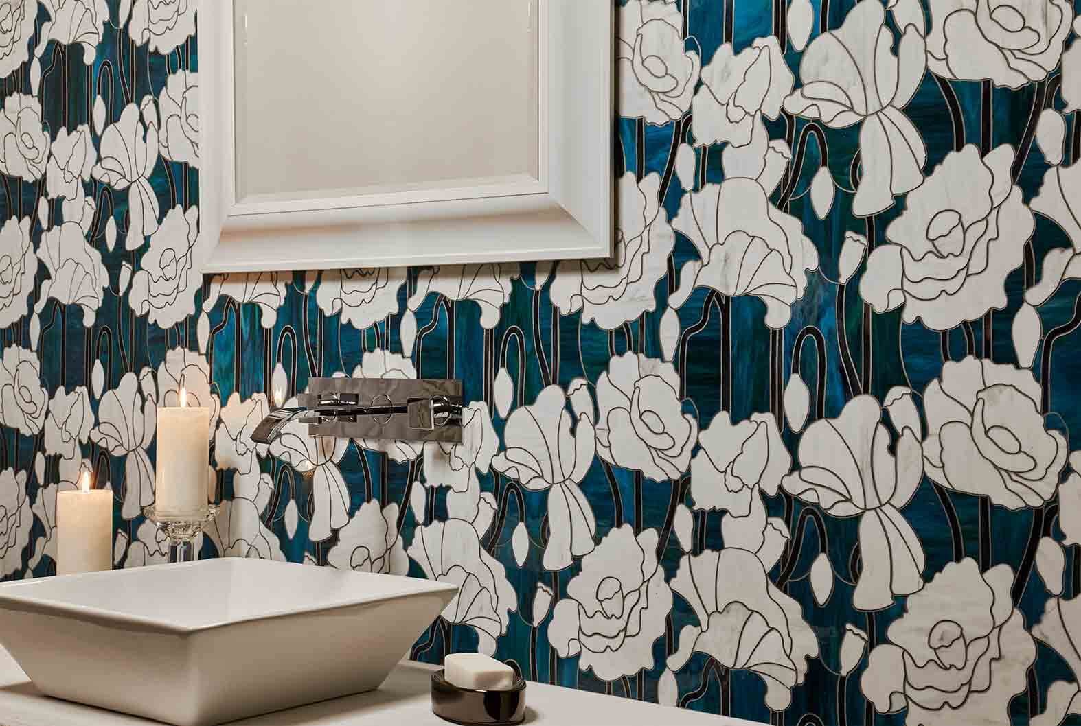 Flass and ceramic tiles can create a visually stunning wall
